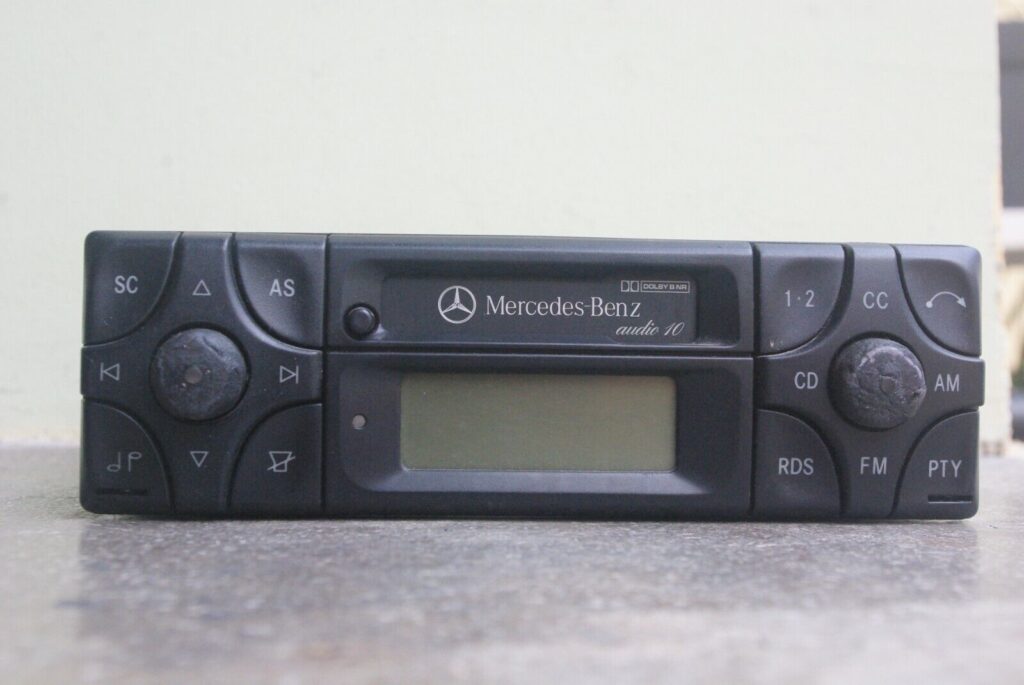 Oldtimer MERCEDES BENZ AUDIO 10 Autoradio BECKER BE 3200 Mit CODE O